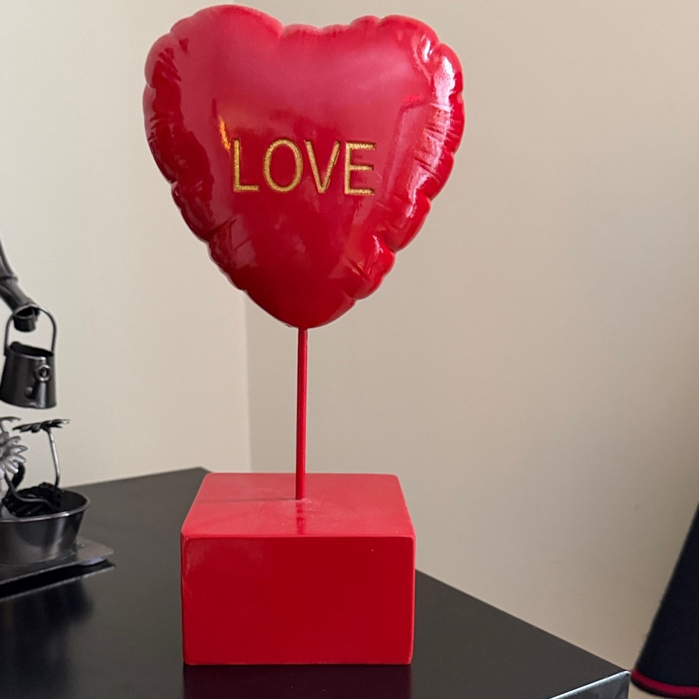 Red Heart 'LOVE' Decorative Sculpture